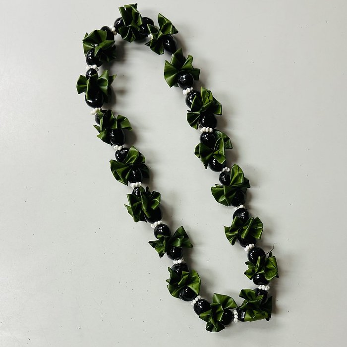 Kukui Nut/Ti Leaf Lei